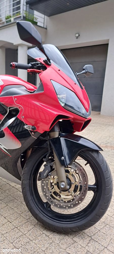 Honda CBR - 23