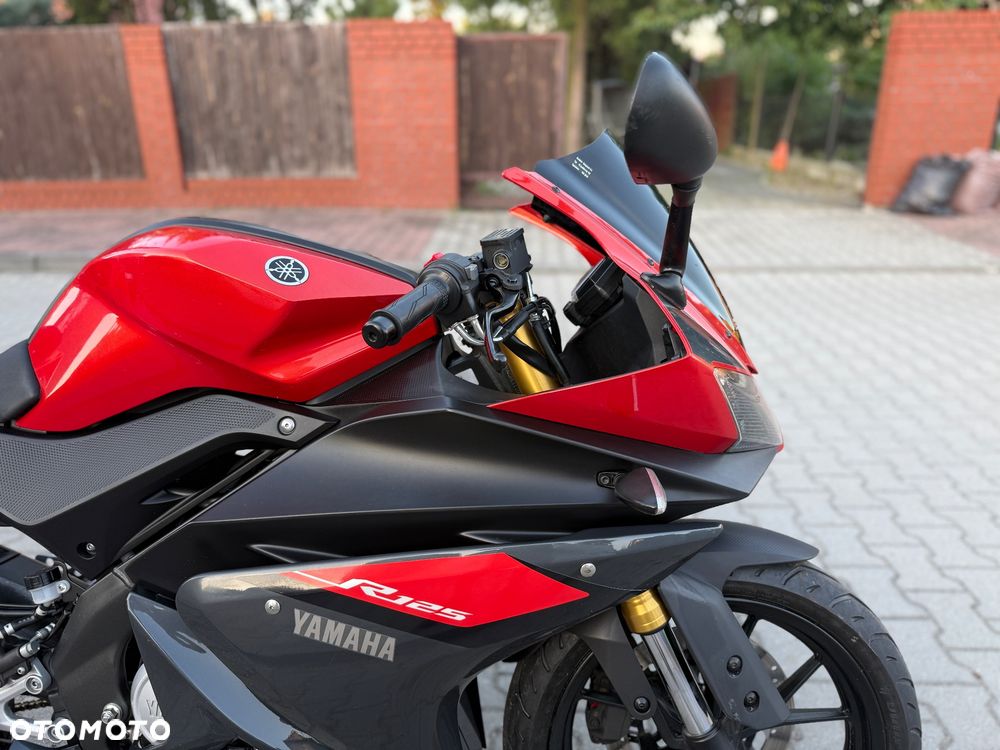 Yamaha YZF - 8
