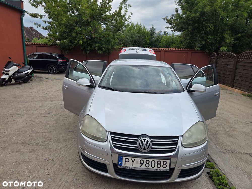 Volkswagen Jetta 1.9 TDI Comfortline - 9