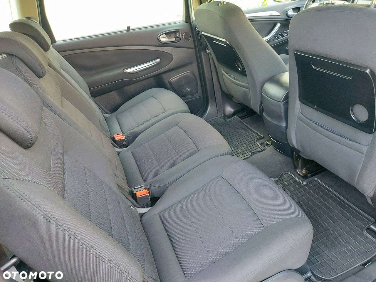 Ford S-Max - 14