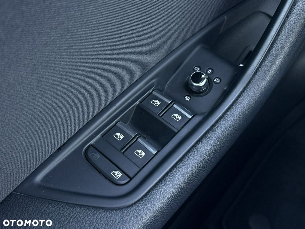 Audi A4 Avant 30 TDI S tronic - 28