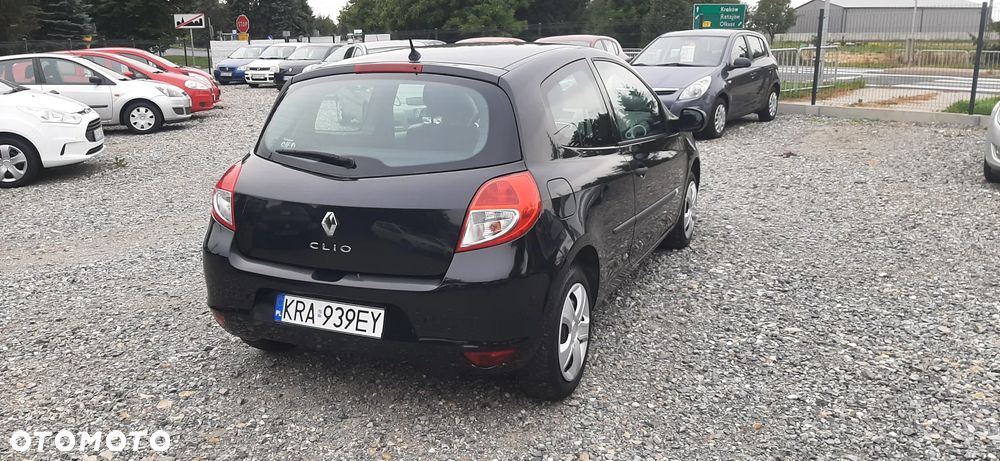 Renault Clio - 25