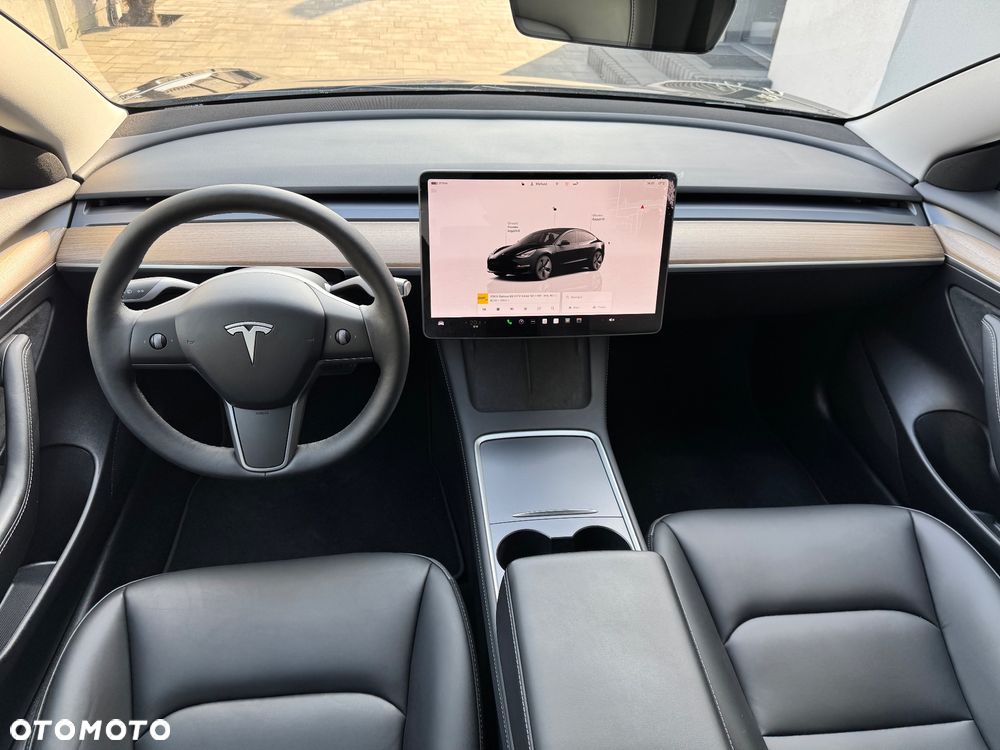 Tesla Model 3 - 11