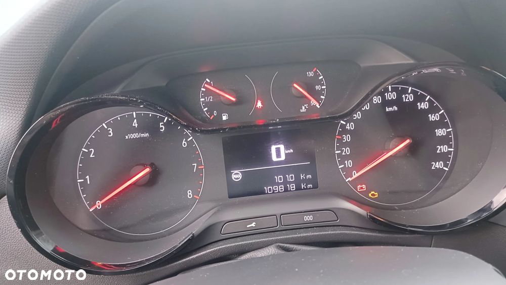 Opel Crossland X - 10