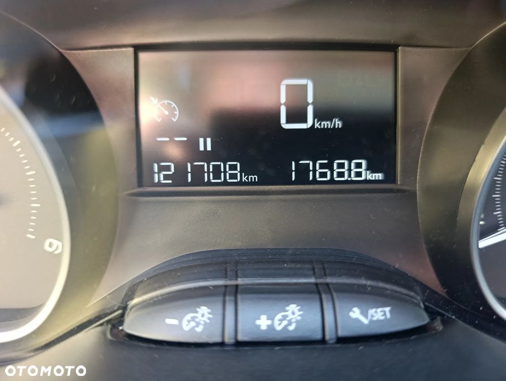 Peugeot 208 BlueHDi 100 Active - 14