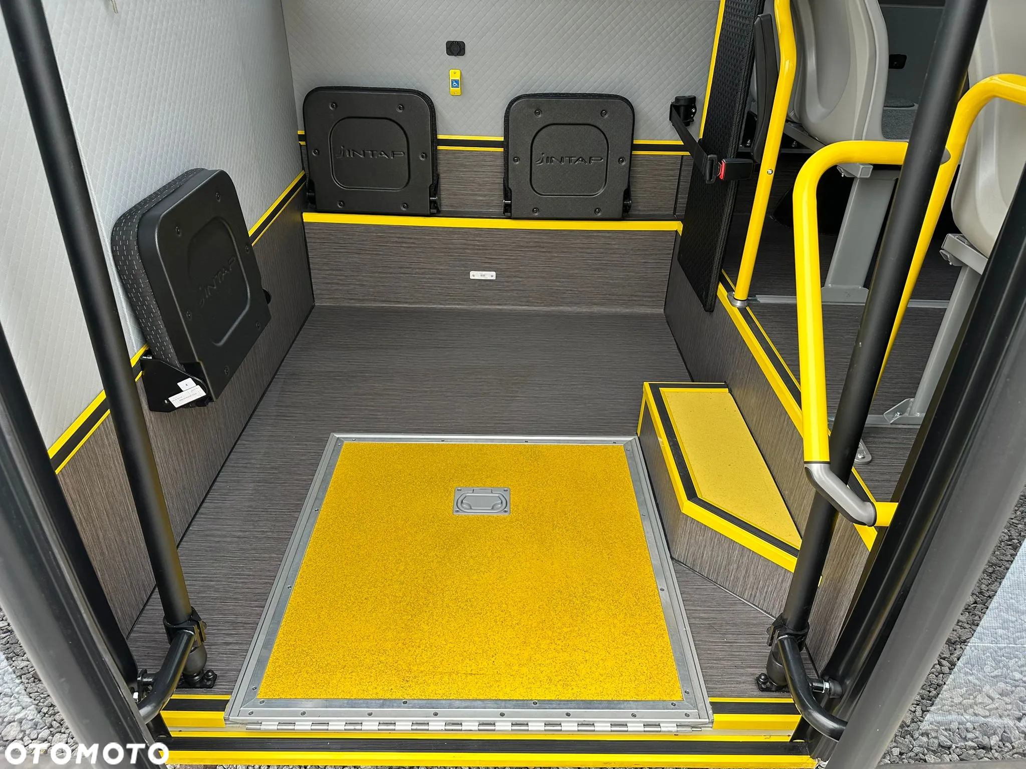 Mercedes-Benz eSprinter - 15