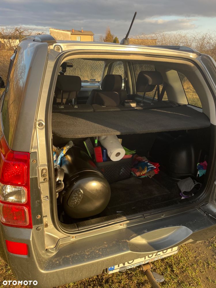 Suzuki Grand Vitara 2.0 - 13
