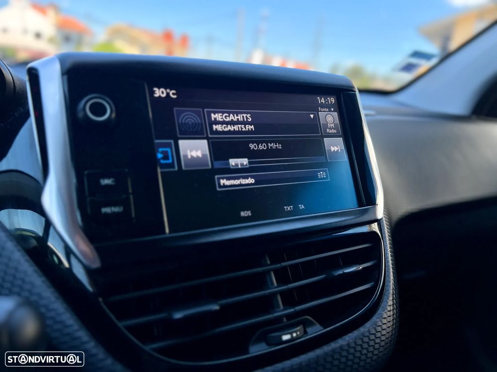 Peugeot 208 1.6 BlueHDi Style - 21