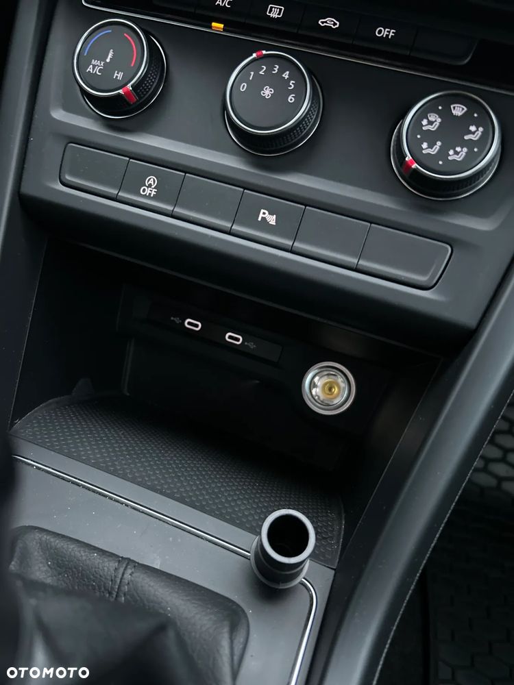 Volkswagen Touran 1.5 TSI EVO Trendline - 28