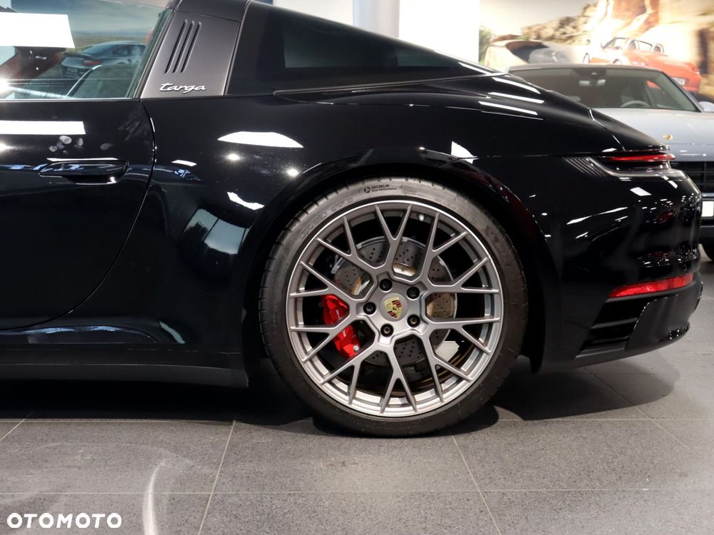 Porsche 911 Targa 4S - 17