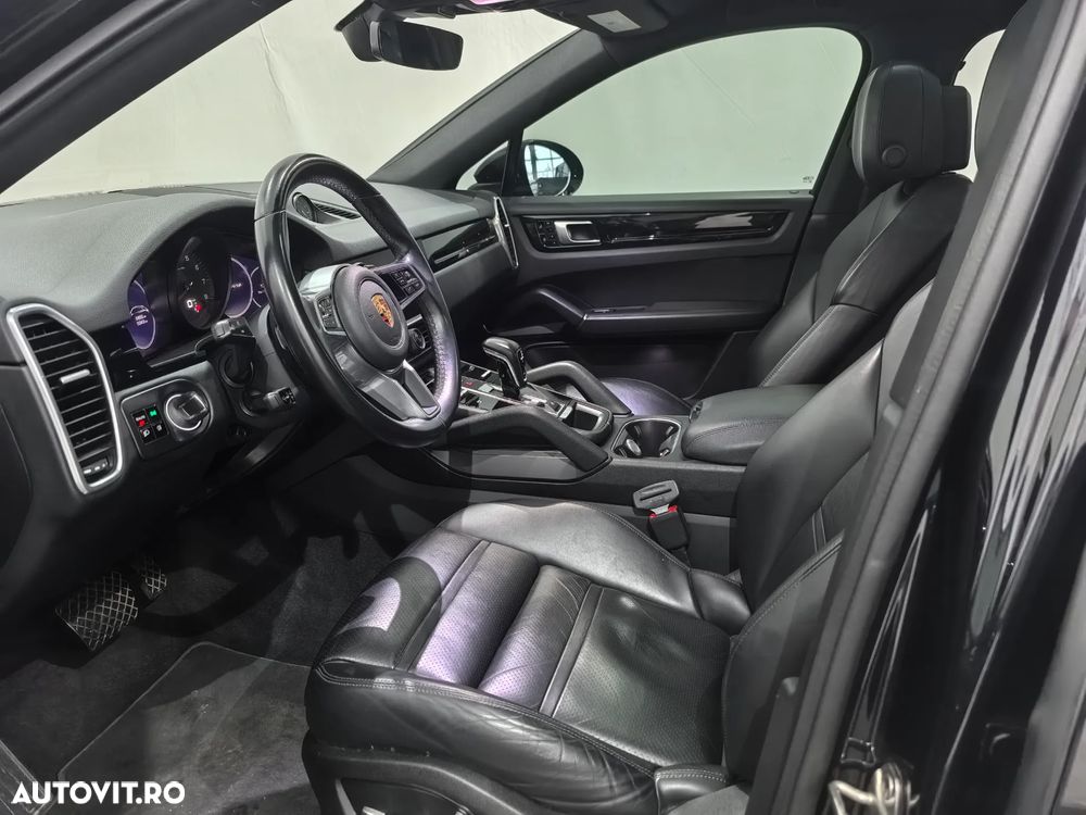 Porsche Cayenne - 12