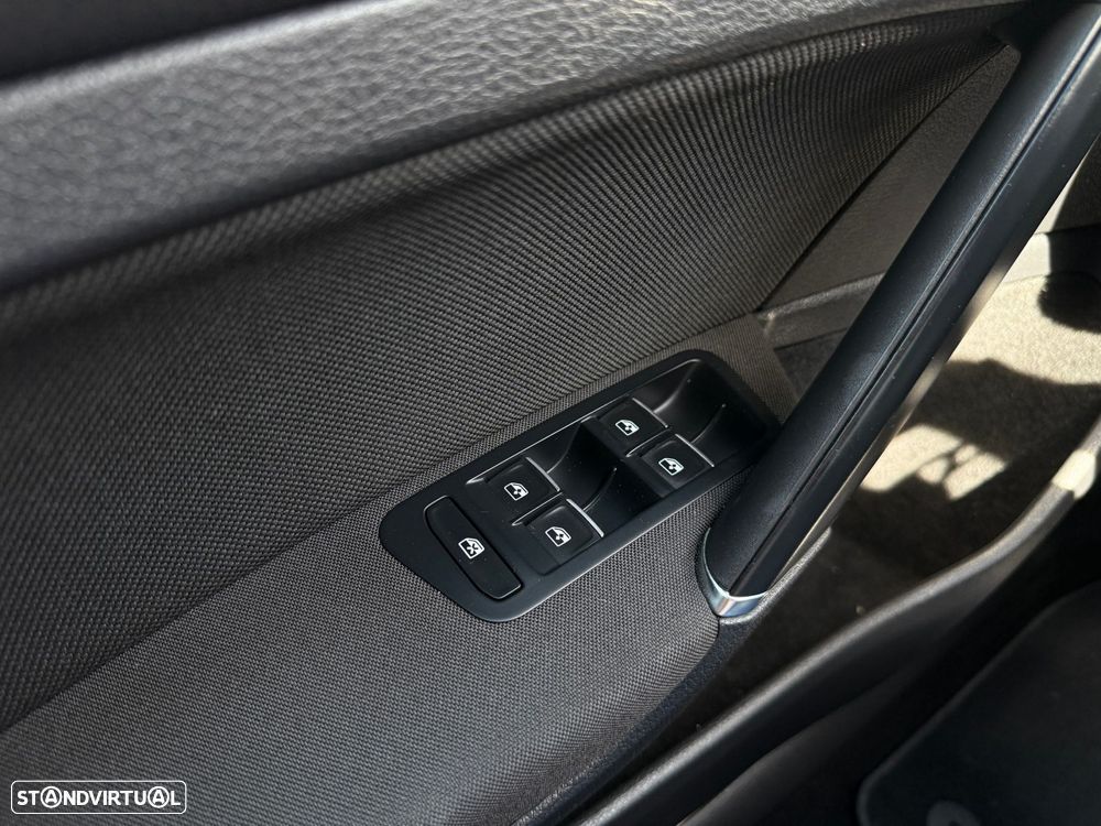 VW Golf GTI 2.0 TSI OPF DSG Performance - 12