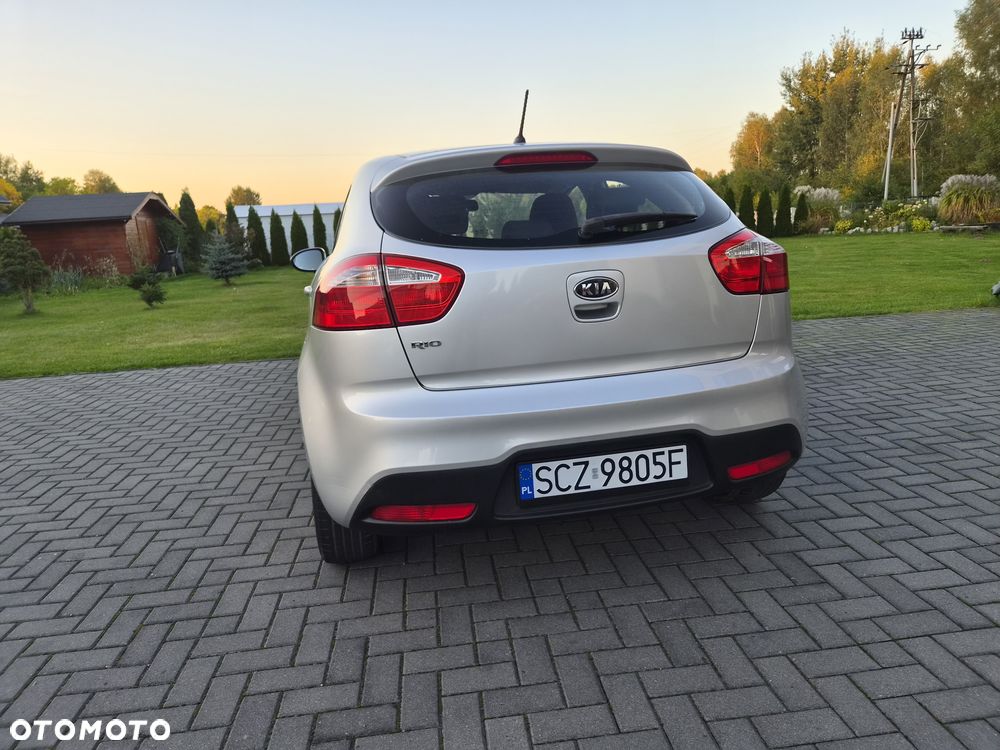 Kia Rio 1.2 Attract - 10