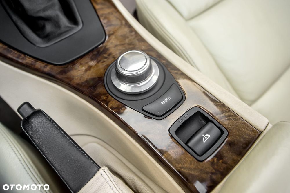 BMW Seria 3 325i - 7