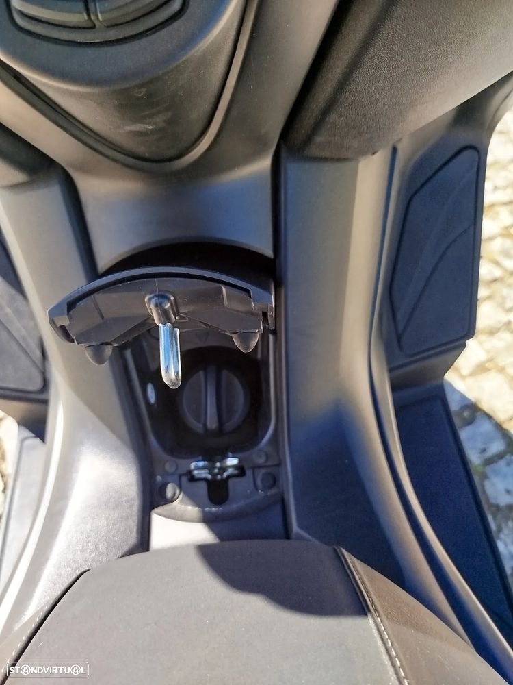 Yamaha X-Max - 7