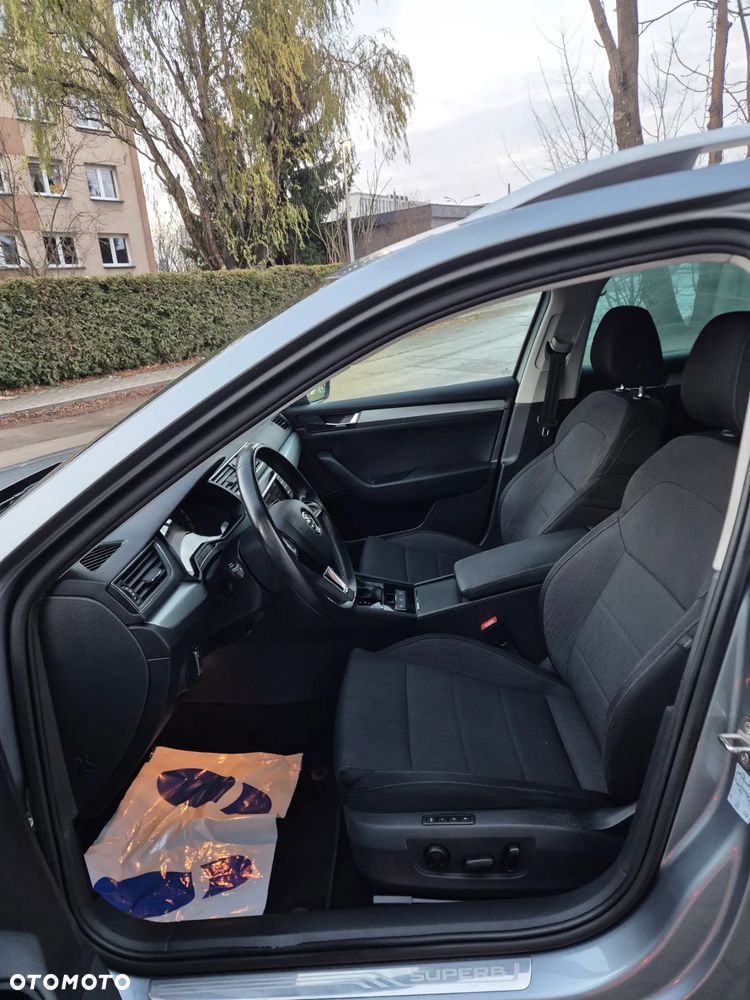 Skoda Superb 2.0 TDI DSG Ambition - 9