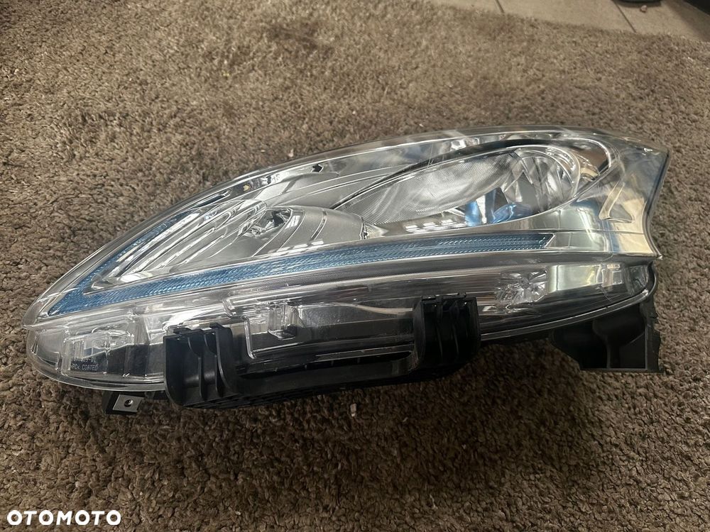 LEWA LAMPA PRZÓD NISSAN E-NV200 EVALIA 26060 4FA0A - 5