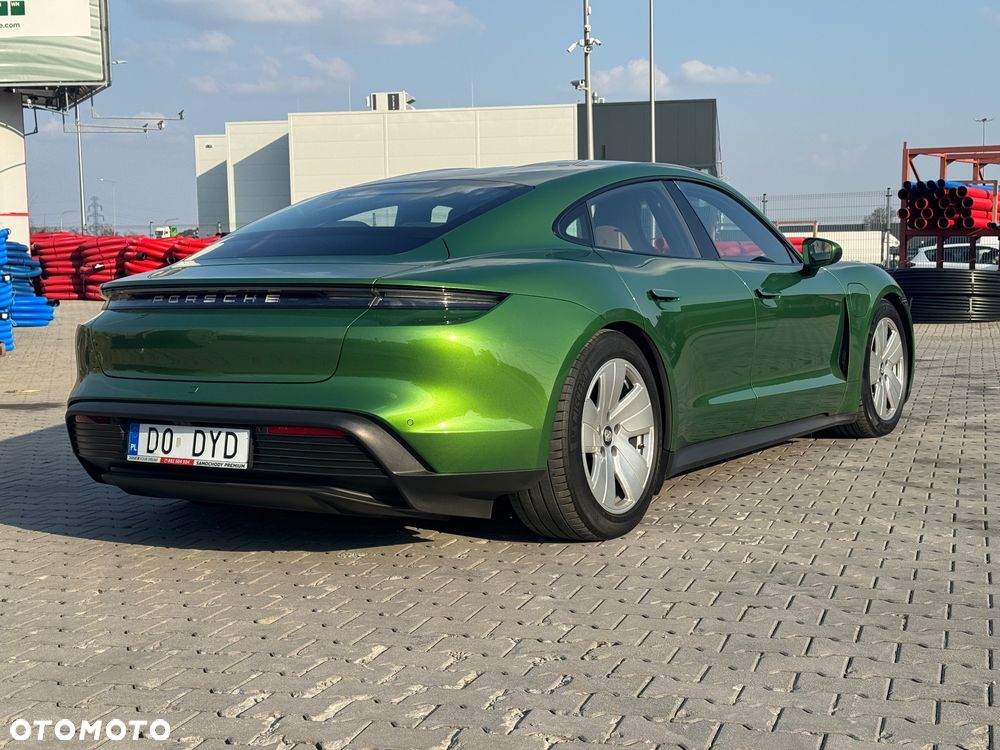 Porsche Taycan - 10