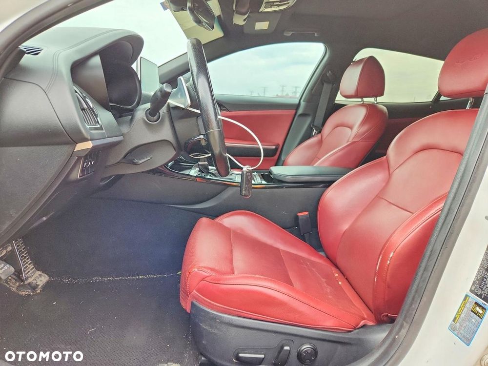 Kia Stinger 2.0 T-GDI GT Line - 8