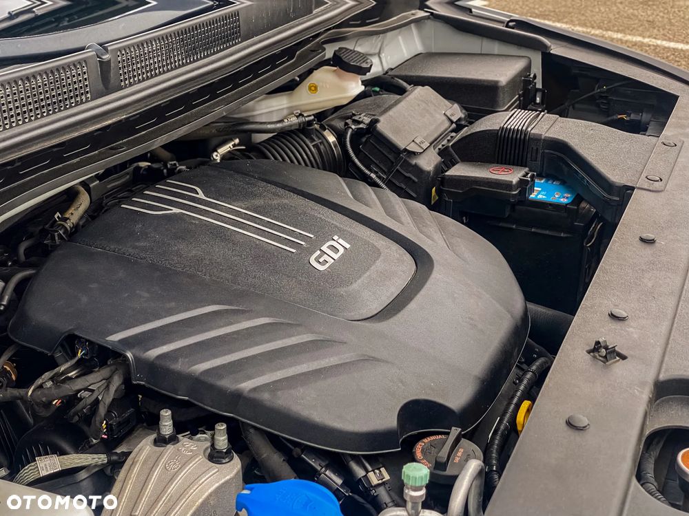 Kia Carnival - 37