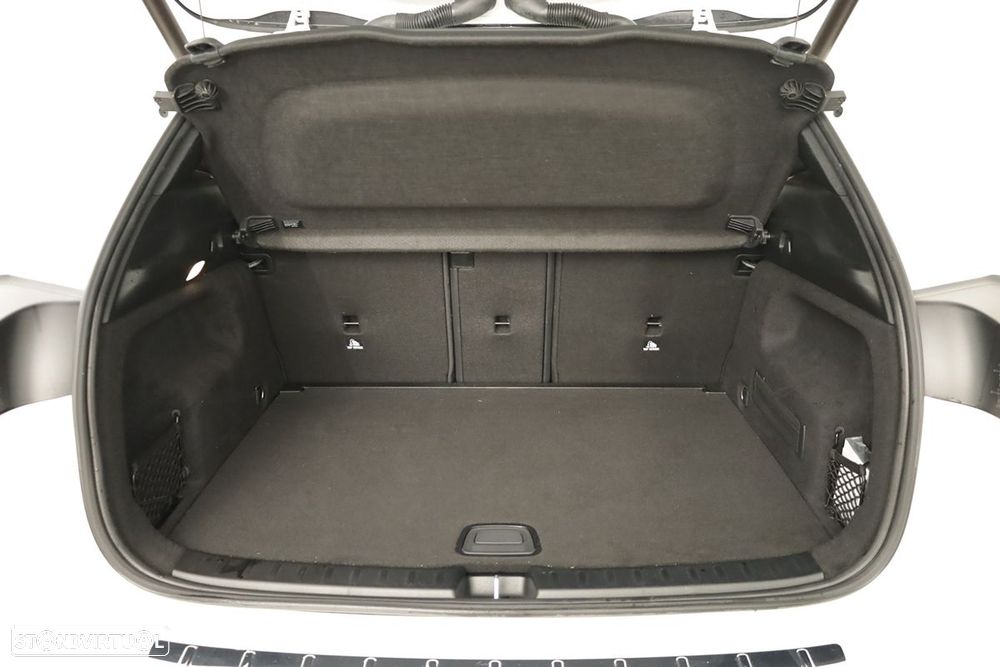 Mercedes-Benz GLA 200 AMG Line - 23