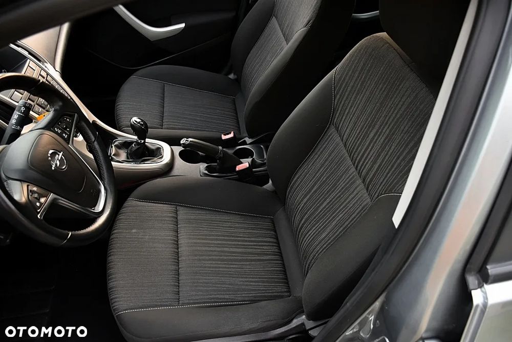 Opel Astra 1.6 Turbo Color Edition - 28