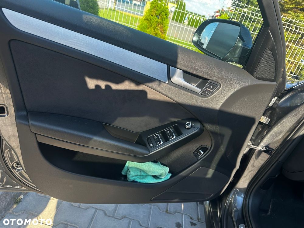 Audi A4 Avant 2.0 TDI DPF clean diesel quattro S tronic S line Sportpaket - 12