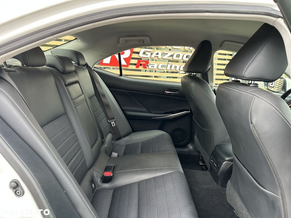 Lexus IS 200t Elite - 19