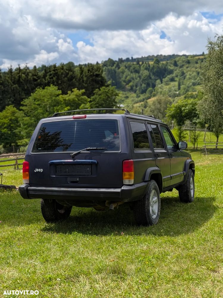 Jeep Cherokee - 3