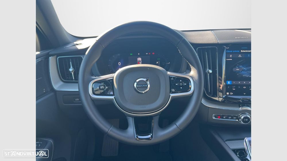 Volvo XC 60 2.0 T6 PHEV Plus Dark AWD - 12