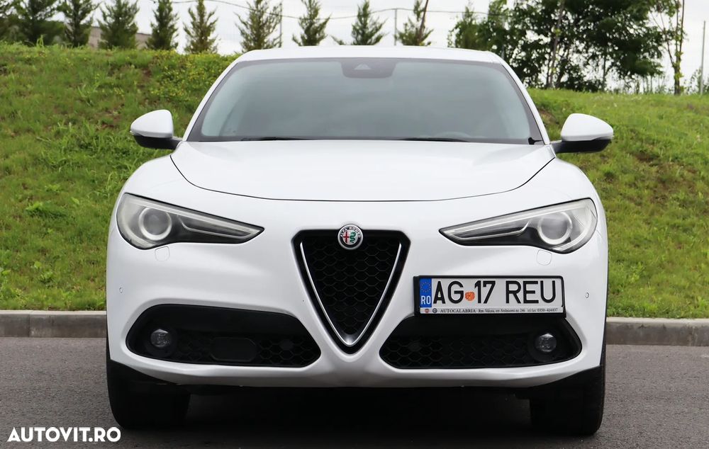 Alfa Romeo Stelvio 2.2 16V AT8-Q4 Executive - 3