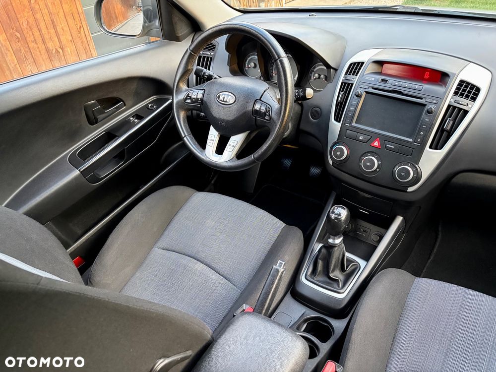 Kia Ceed 1.4 Comfort + - 12