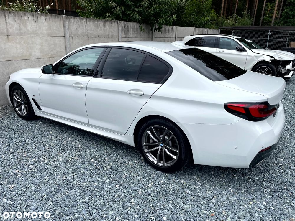 BMW Seria 5 520i M Sport Edition - 4