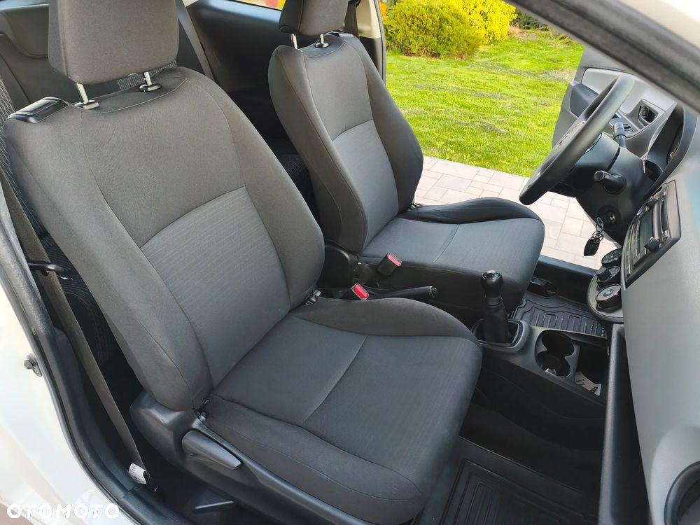 Toyota Yaris 1.0 Active EU6 - 17