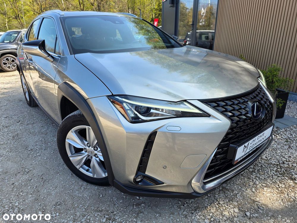 Lexus UX - 4