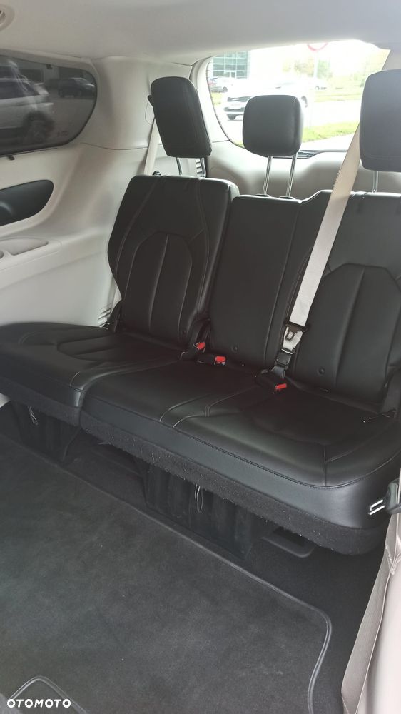 Chrysler Pacifica - 19