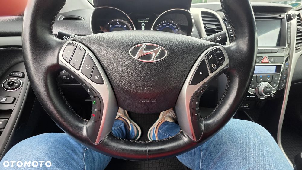 Hyundai i30 blue 1.6 CRDi Premium - 25