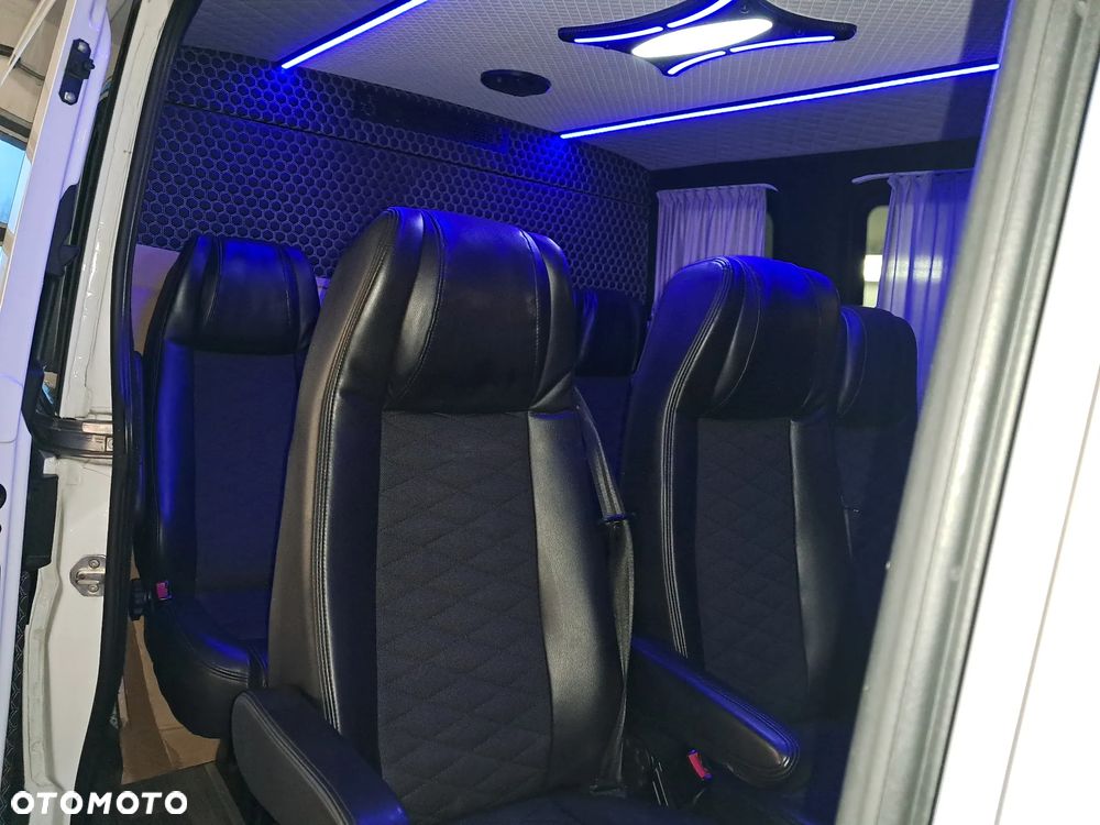 Mercedes-Benz Sprinter 907.221 - 21