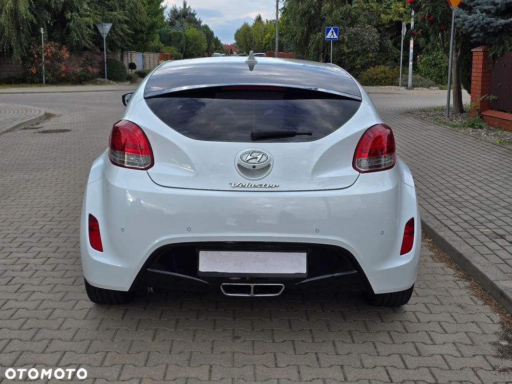 Hyundai Veloster - 12