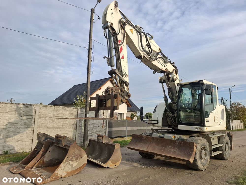 Liebherr A914 COMPACT