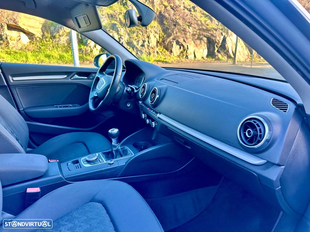 Audi A3 Sportback 2.0 TDI Attraction - 35