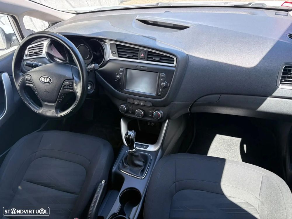 Kia Ceed SW 1.6 CRDi Nav Line - 30