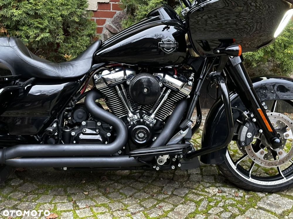 Harley-Davidson Touring Road Glide - 11