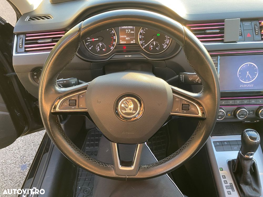 Skoda Octavia 1.6 TDI DSG Style - 16