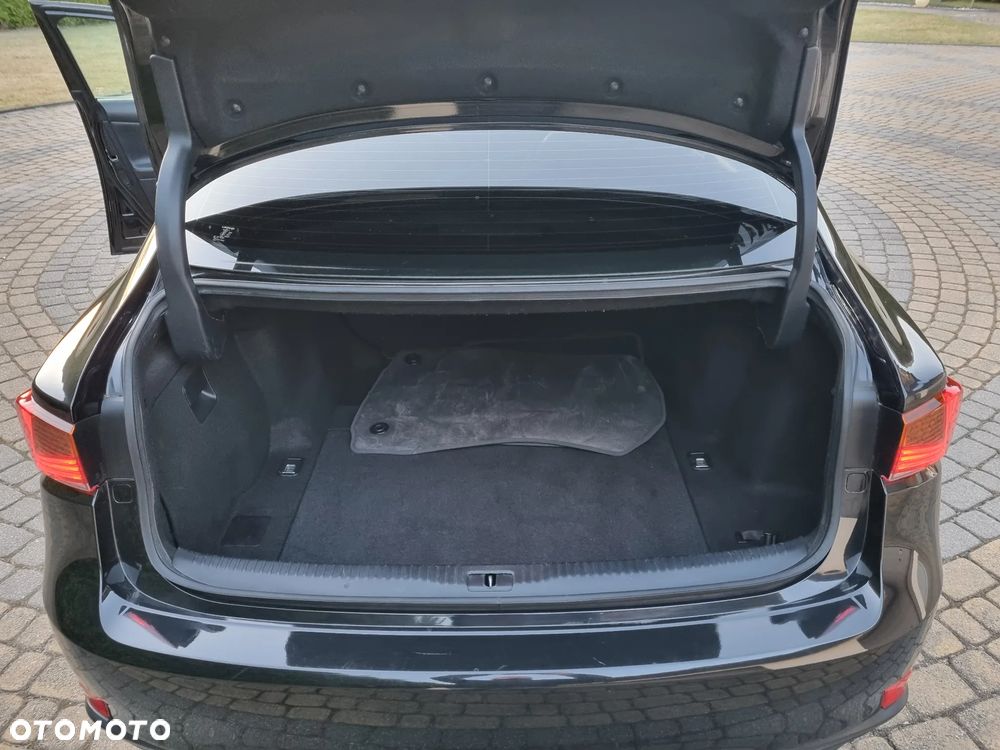 Lexus IS Business Edition - 20
