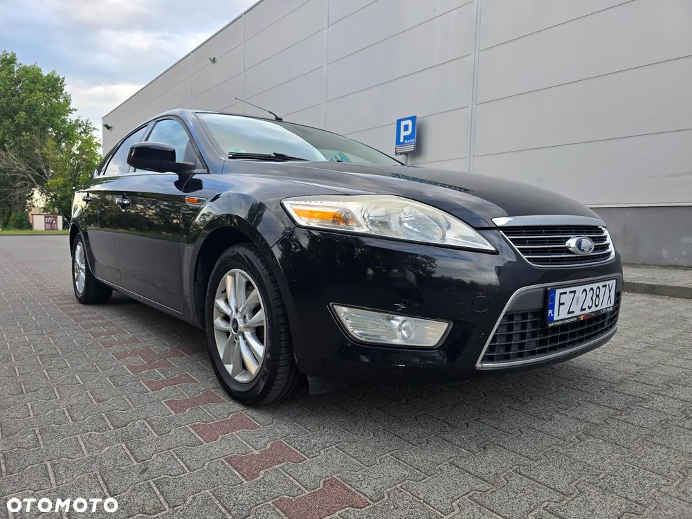 Ford Mondeo 2.0 Ghia - 12