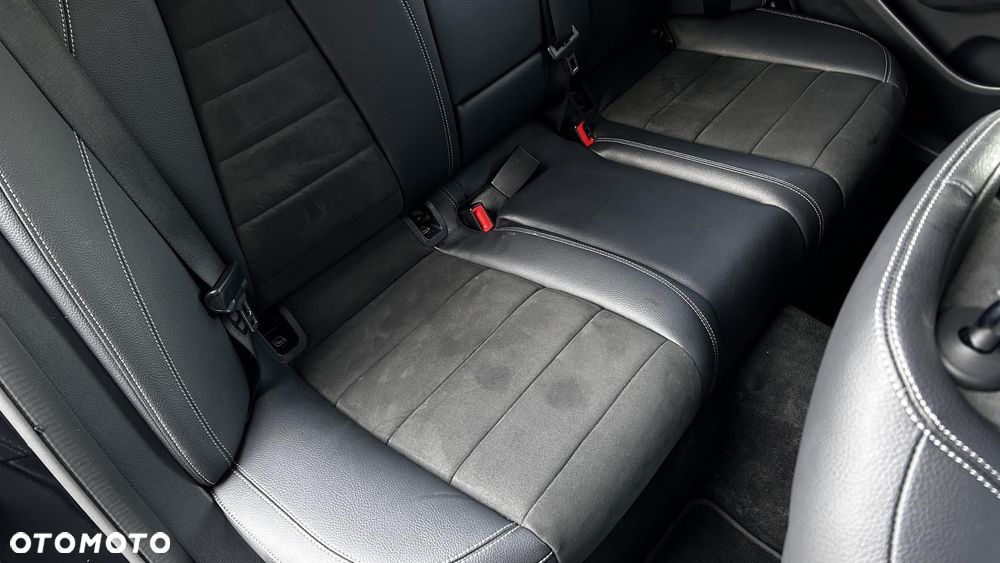 Mercedes-Benz Klasa E - 28