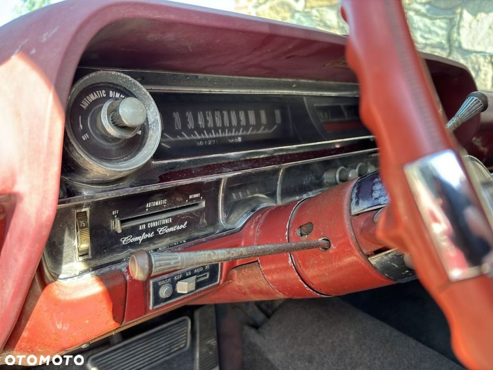 Cadillac Deville - 32
