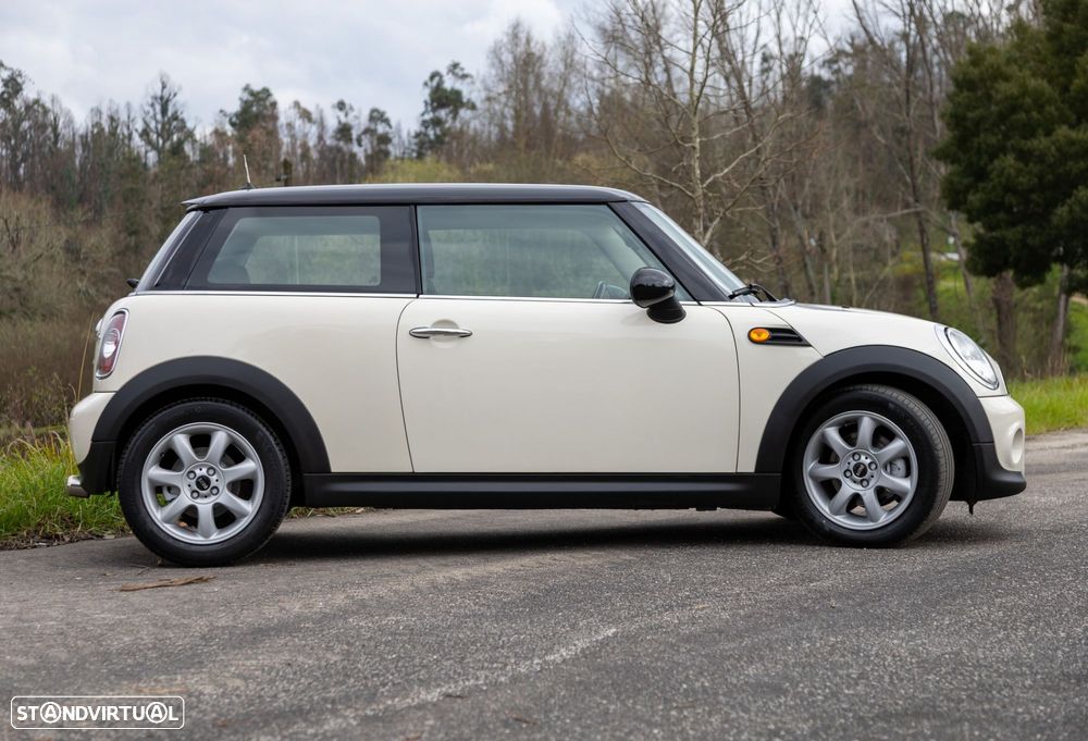 MINI 3 Portas One D - 28