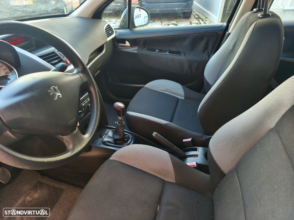 Peugeot 207 SW 1.6 HDi Premium - 20